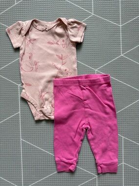 Carters|Baby girl blush Pink Bodysuit in Koala print & Bright Pink Leggings Set•